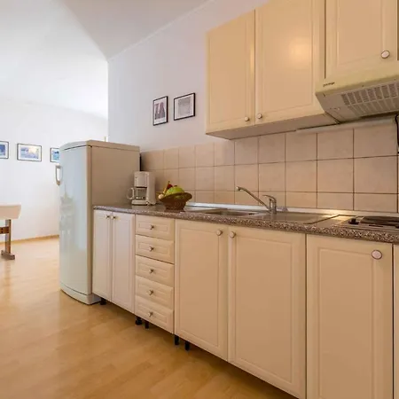 Two-bedroom In Crikvenica Xxxiii Dramalj