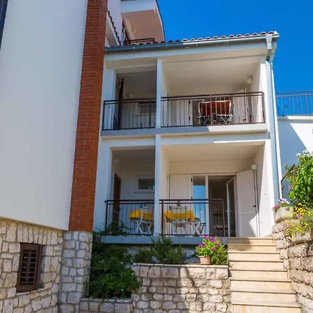 Two-bedroom In Crikvenica Xxxiii Dramalj