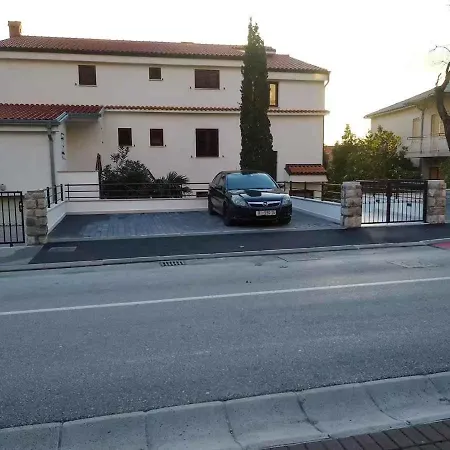 Two-bedroom In Xxxiii * Crikvenica