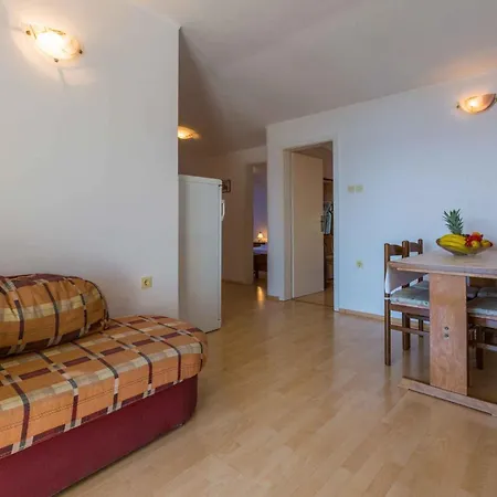 Two-bedroom In Xxxiii Appartamento Crikvenica