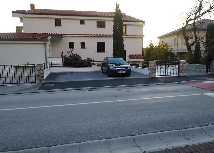 Two-bedroom In Xxxiii * Crikvenica