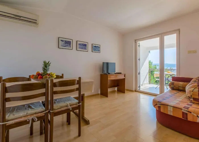 Two-bedroom In Xxxiii Crikvenica