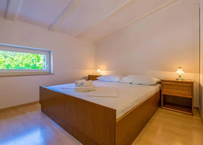 Two-bedroom In Xxxiii Crikvenica