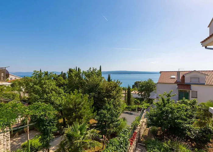 Two-bedroom In Xxxiii * Crikvenica